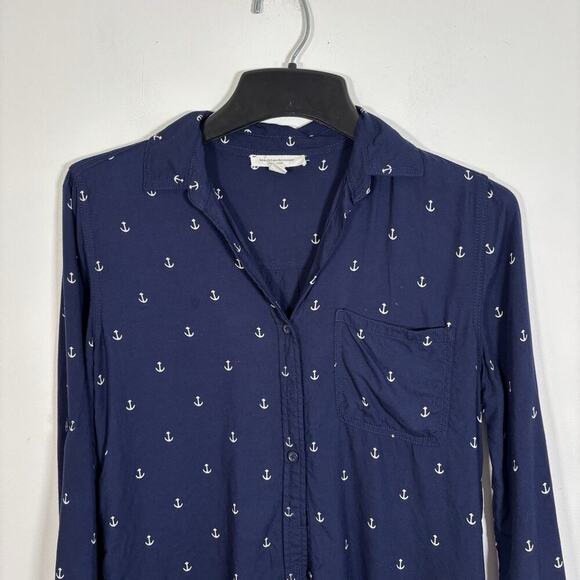 Beach Lunch Lounge Button Down Navy Anchor Printed Blouse Navy XS V Neck Viscose - Picture 5 of 6